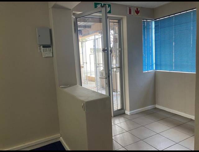 BUSINESS PROPERTY TO RENT IN NEWTON PARK